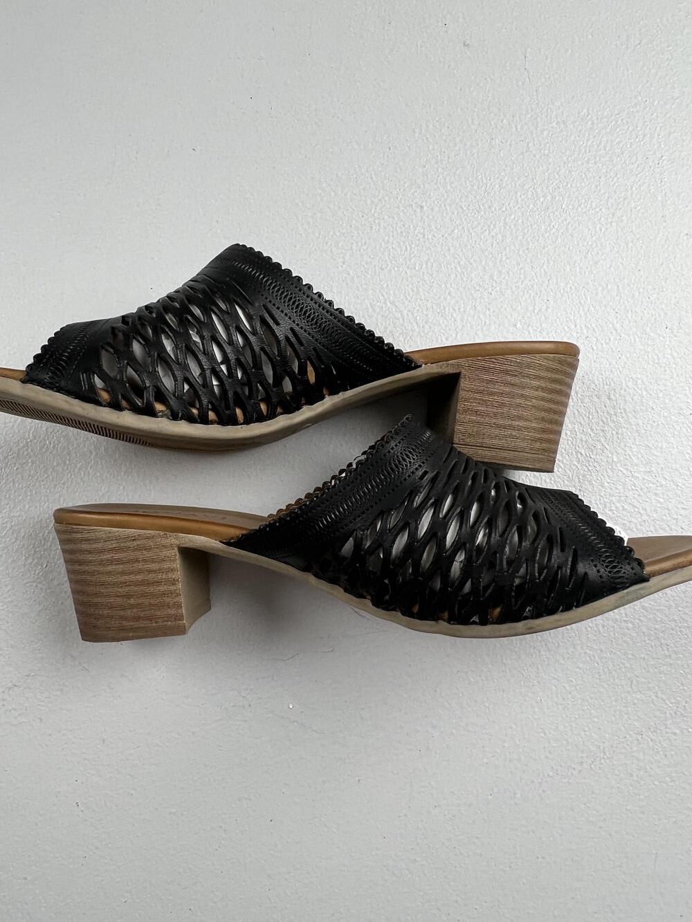 Bonavi Sandals Womens Size EU 42 Black Sonia Lacey Heeled Slide Block Heel Shoes